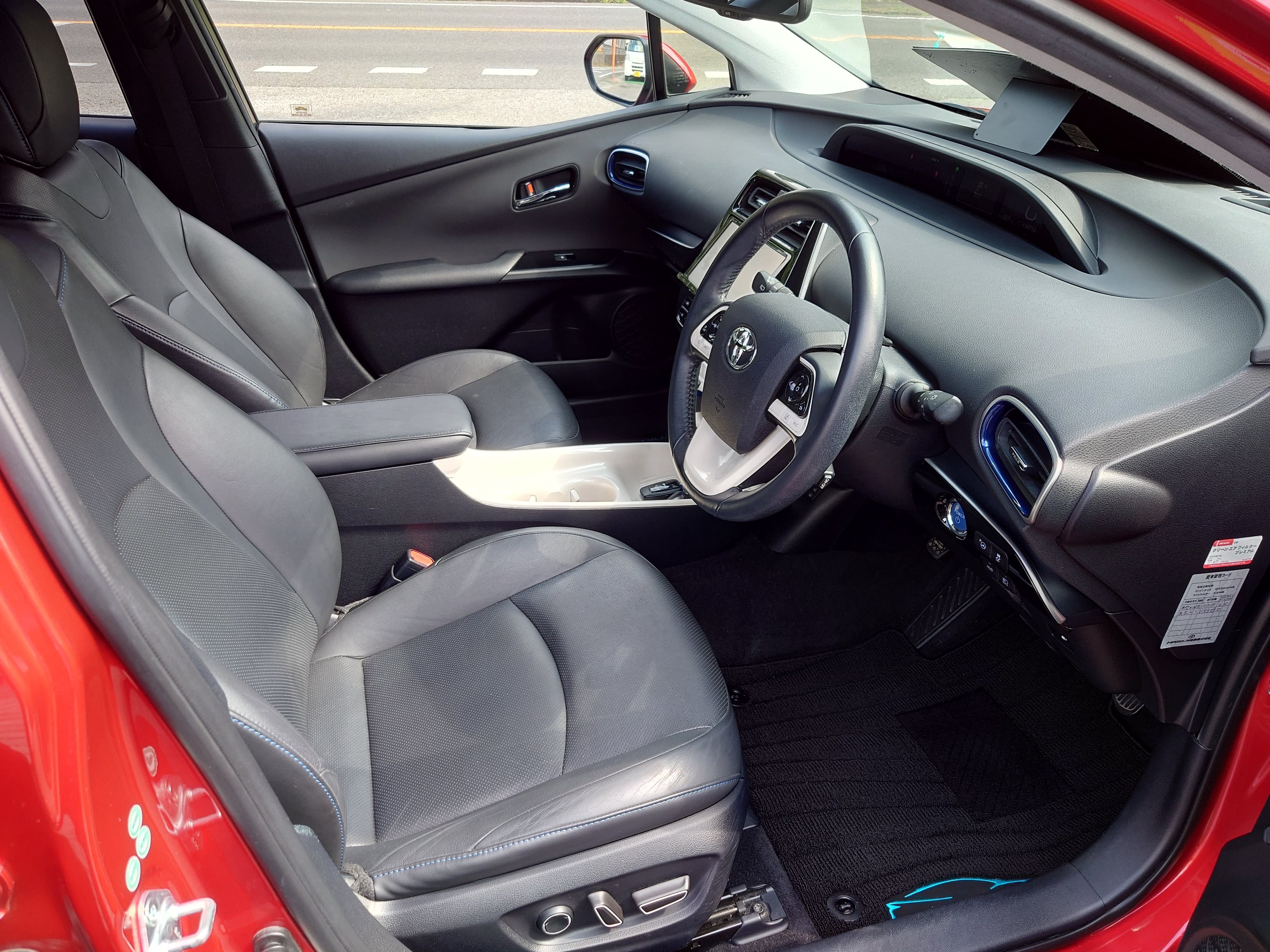 トヨタ プリウス・ZVW55の公開記事に掲載された写真